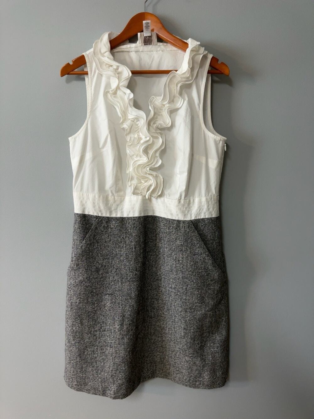 LOFT Sleeveless Ruffle Sheath Dress Size 12 White Gray Career Office Knee Length